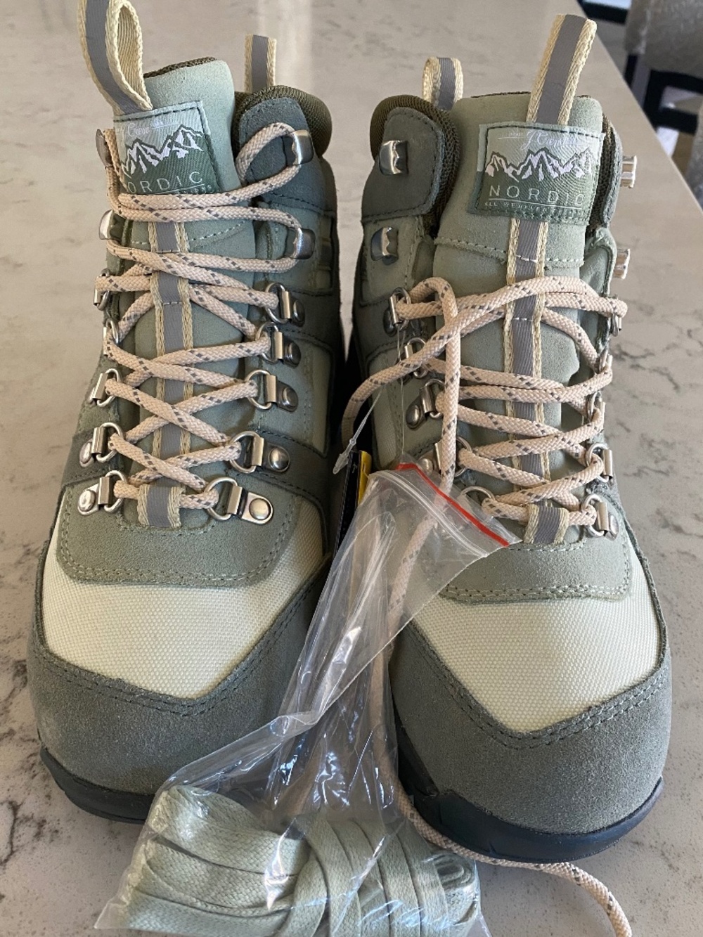 J. Crew Vibram hiking boots - Nordic All Weather - NWT size 8
